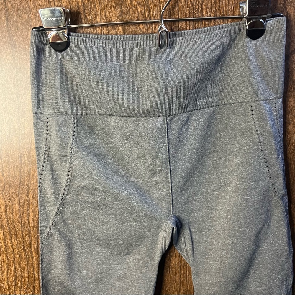 Fabletics seamless highwaisted capri leggings gra… - image 5